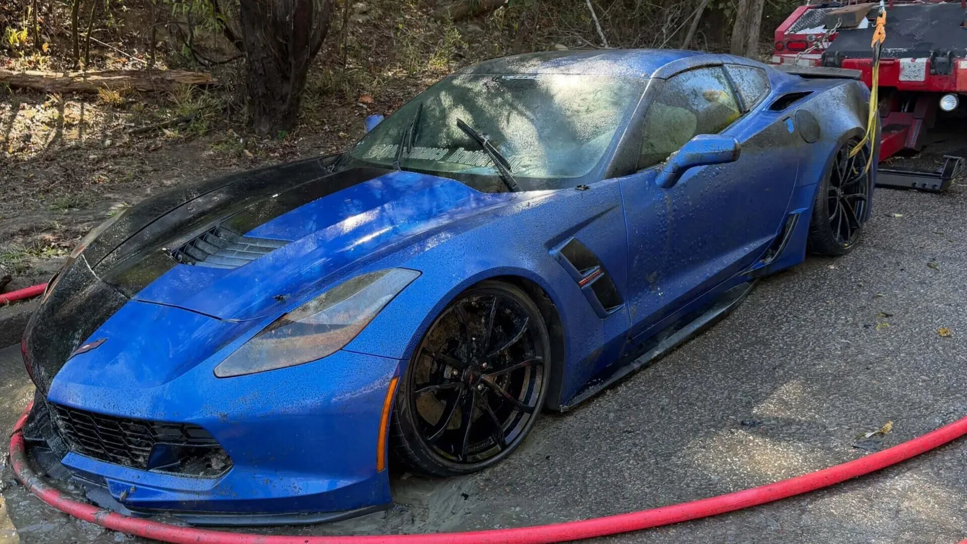 В реке нашли Chevrolet Corvette, считавшийся угнанным шесть лет