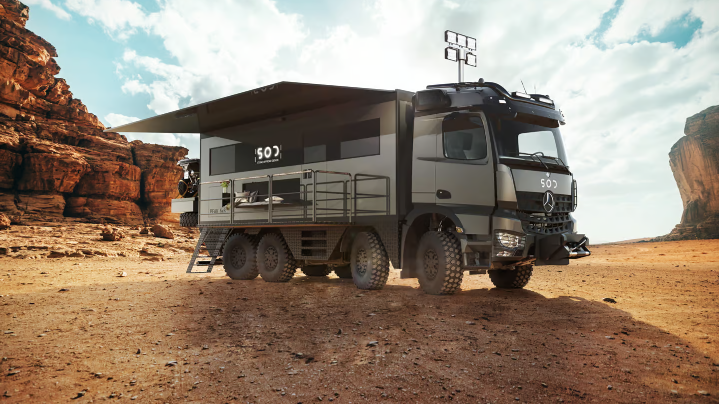 Фирма SOD показала автодом на шасси грузовика Mercedes-Benz 6x6 со спальней и лифтом
