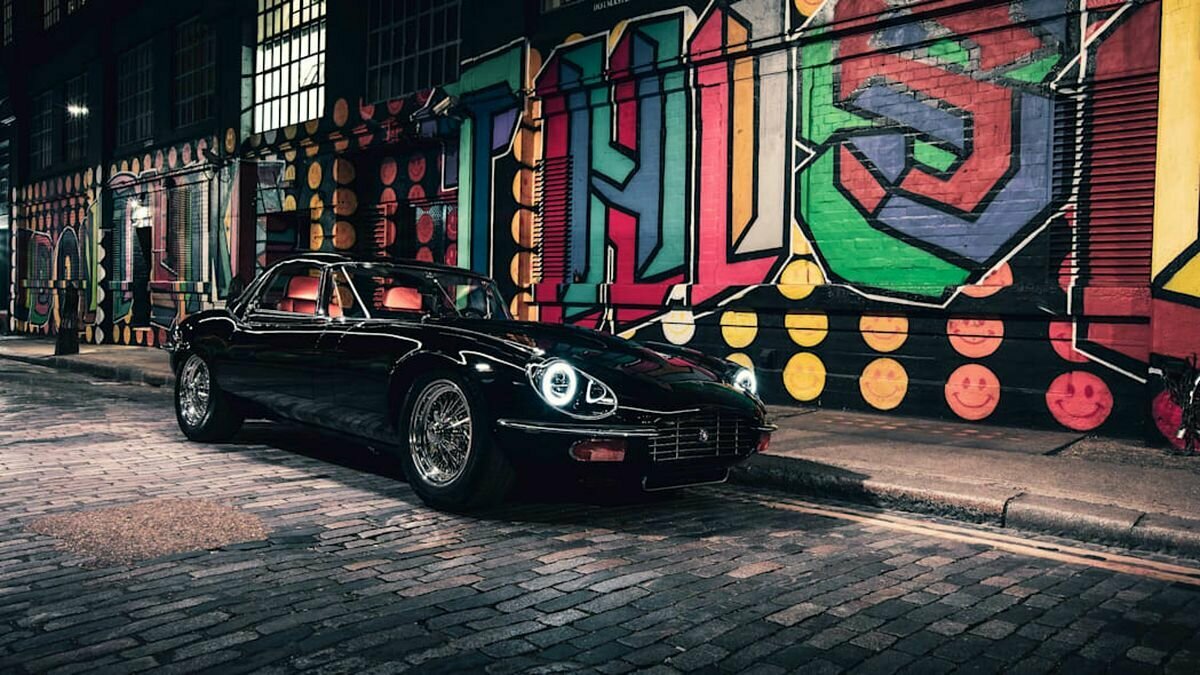 Доработанный полувековой Jaguar E-type оценили в два Lamborghini Huracan