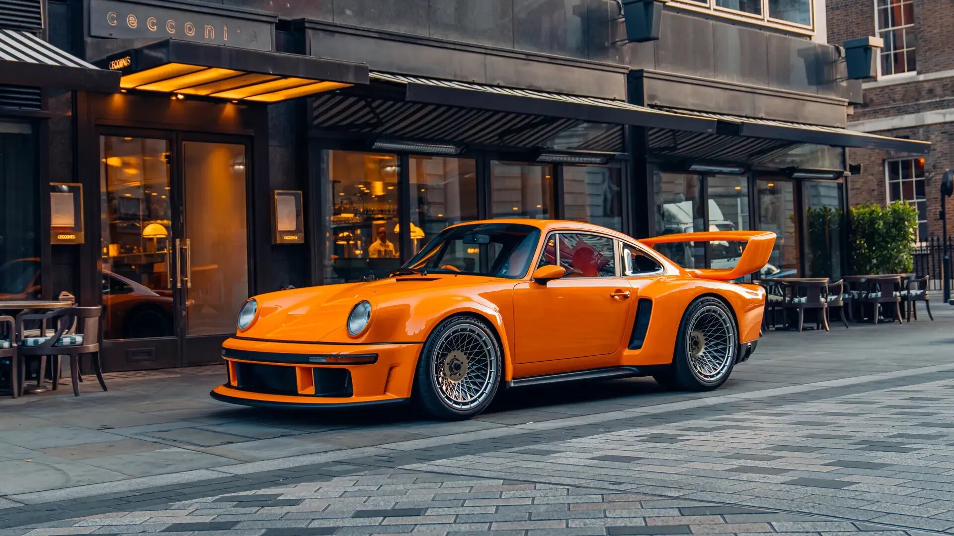 Очень редкий Porsche 911 с 710 силами от Singer уйдёт с молотка