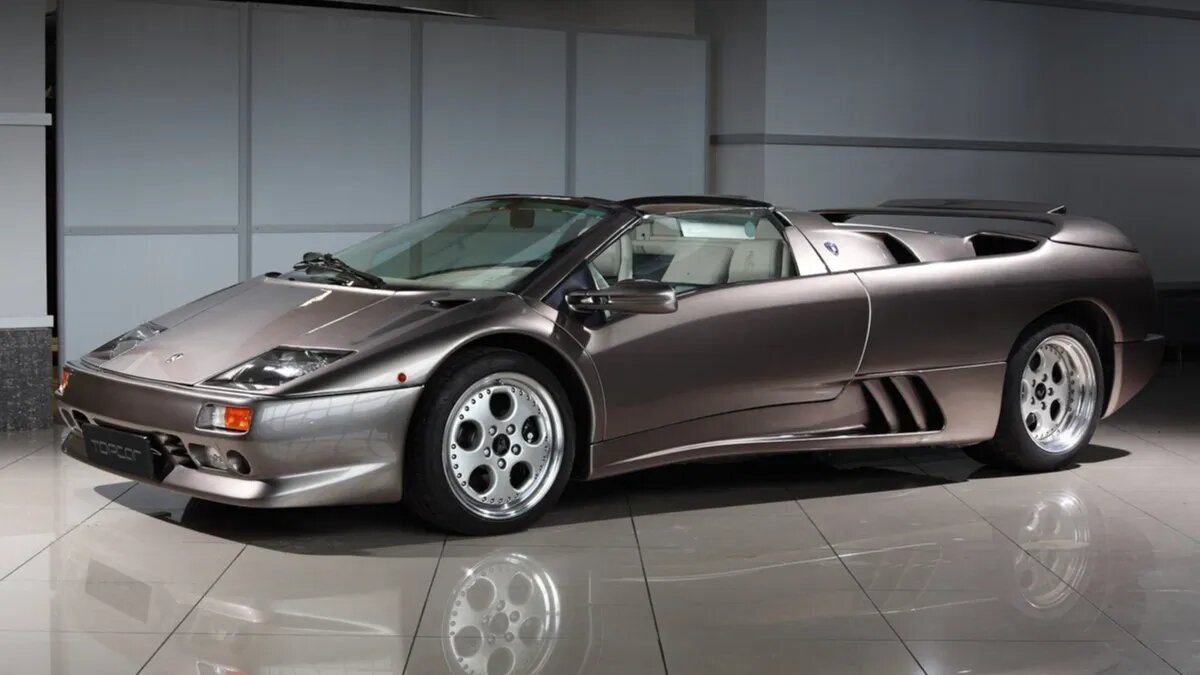 На Авто.ру за 35 миллионов рублей продают редчайший суперкар Lamborghini Diablo