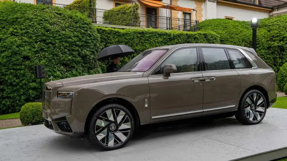 На Авто.ру начали продавать рестайлинговый Rolls-Royce Cullinan