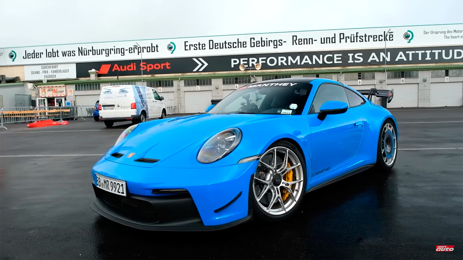 Автожурналист повторил рекорд доработанного Porsche 911 GT3 на Нюрбургринге