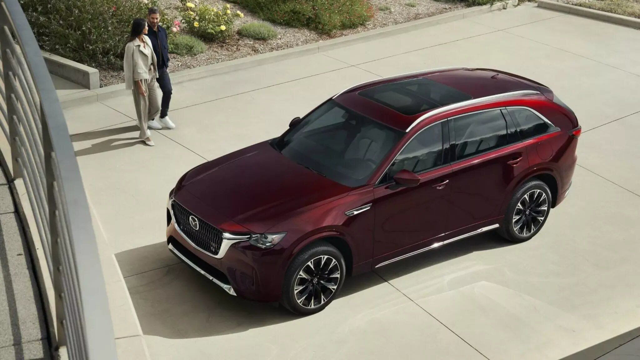 Mazda представила флагманский кроссовер CX-90 — у него трёхрядный салон и 345-сильный мотор