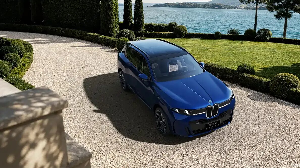Длинная база и оттоманки: показан новый BMW X5 для Китая