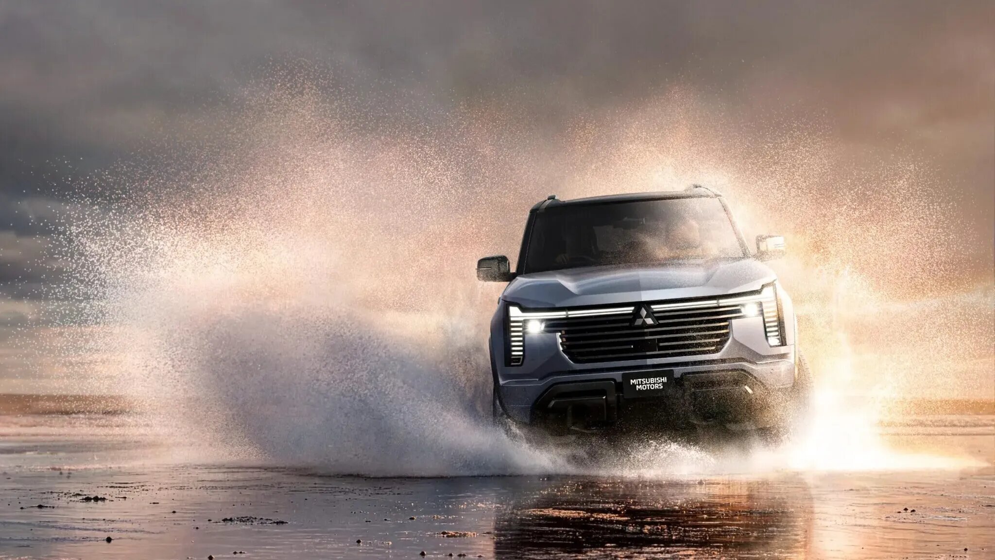 Новый Mitsubishi Pajero оказался дешевле главного конкурента