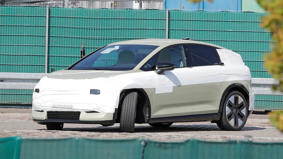 Новая Audi A2 вновь попалась фотошпионам: камуфляжа стало меньше