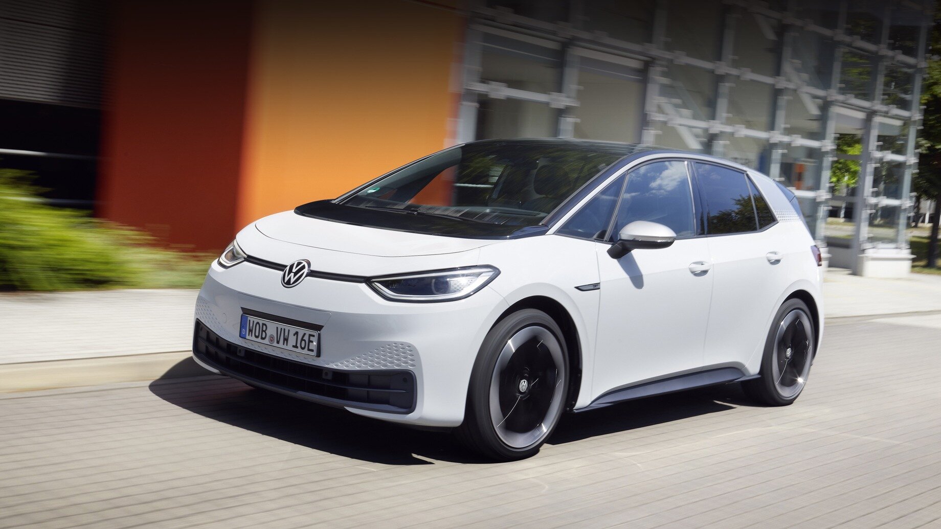 Tesla уступит лидерство по продажам электрокаров концерну Volkswagen Group в 2024 году