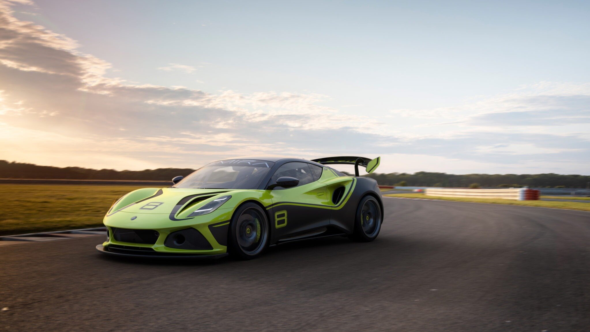Последняя новинка Lotus стала трековым спорткаром с гражданским мотором