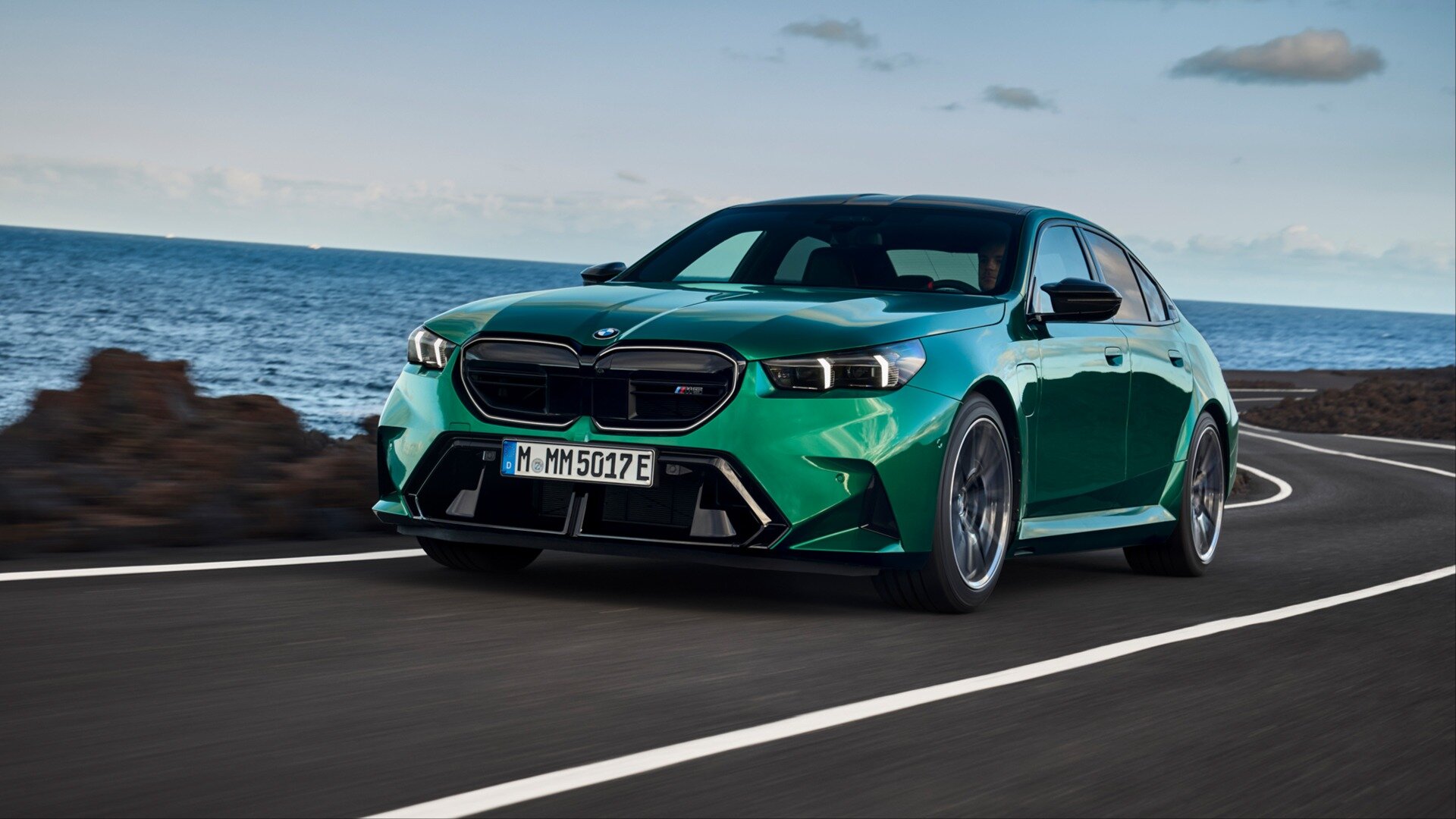 Новый BMW M5 в Ирландии официально продают дешевле M3