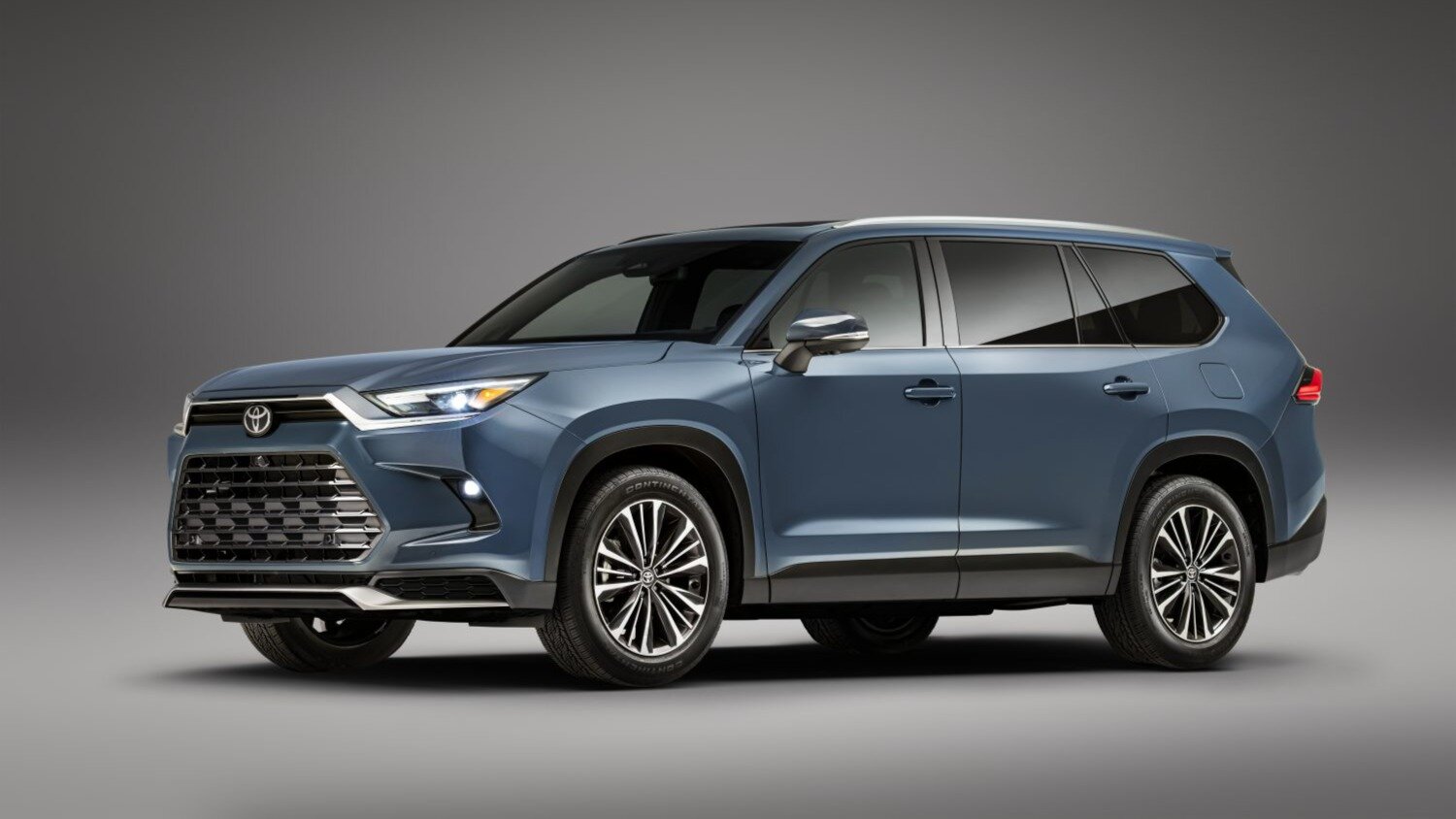 Toyota представила большой кроссовер Grand Highlander: три мотора и огромный багажник