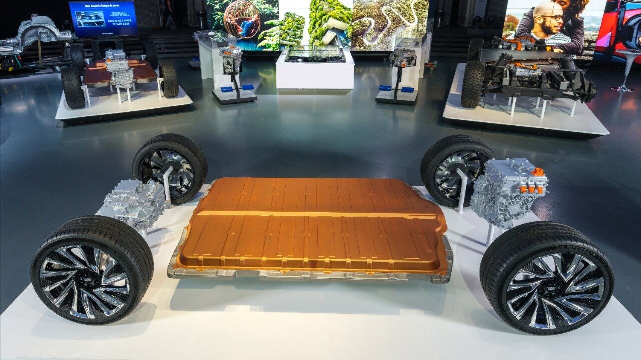 GM хочет получить китайские батареи через посредника из Японии