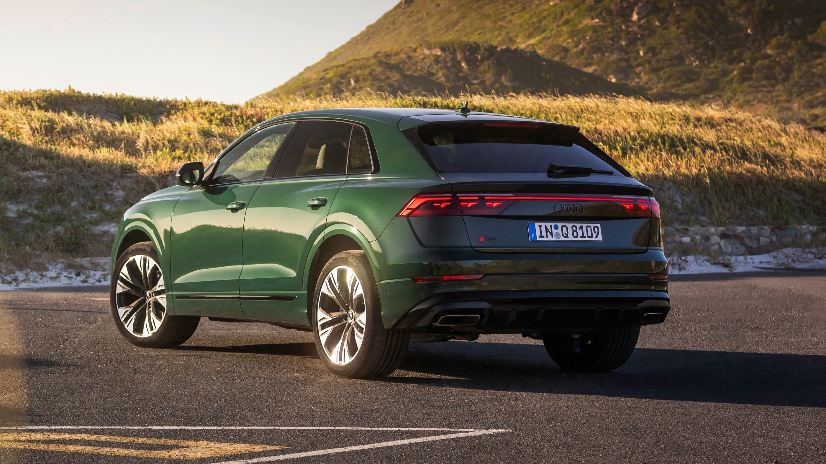 Купе-кроссовер Audi Q8 останется в строю и получит мощные моторы V8