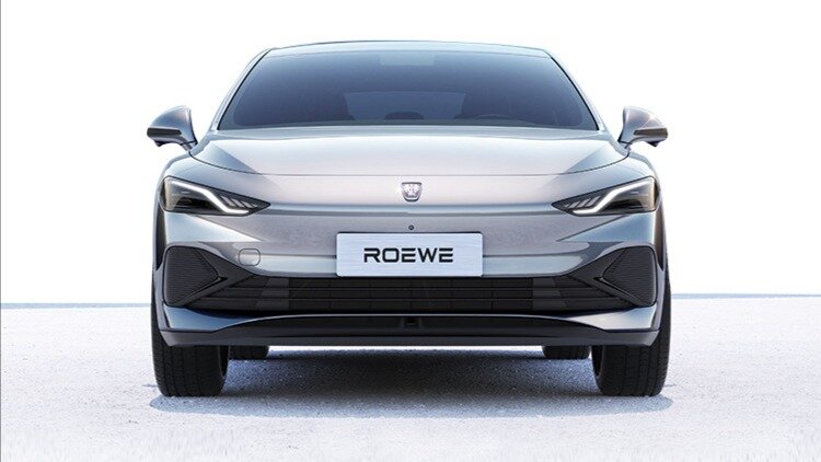 Марка Roewe показала гибридный бизнес-седан D7 с запасом хода до 1400 километров