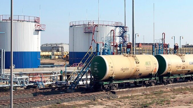 Казахстан будет поставлять в РФ бензин, сделанный из российской нефти