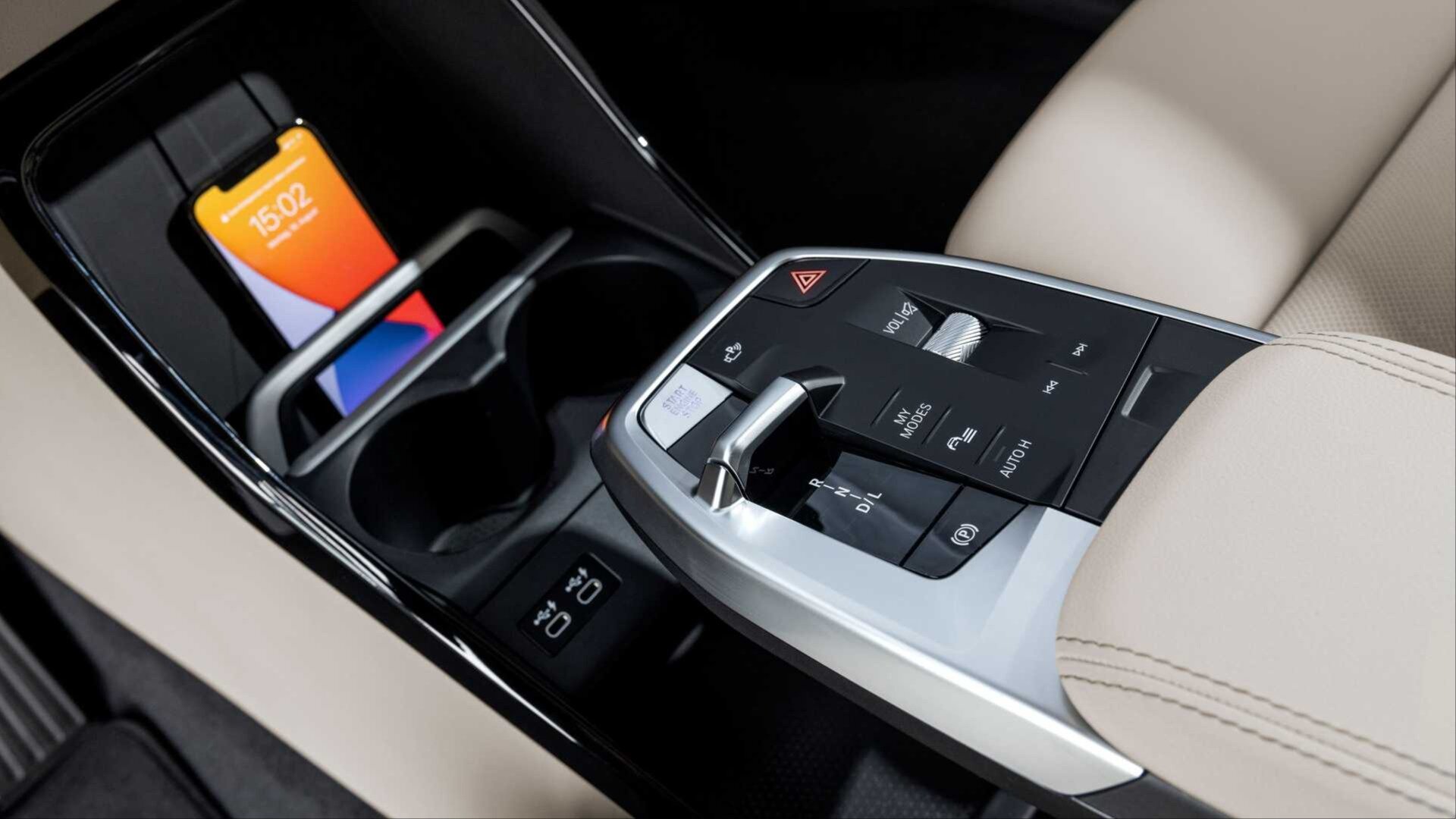 Компания Apple починила Айфоны, которые ломались в BMW и Toyota