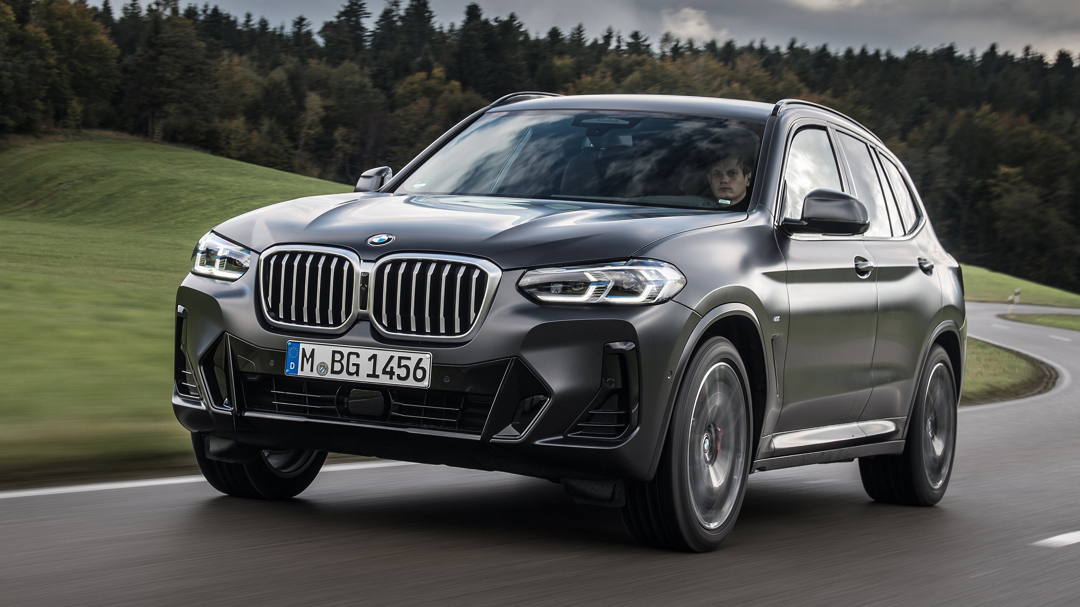 BMW отзывает более 700 тысяч машин: они могут загореться