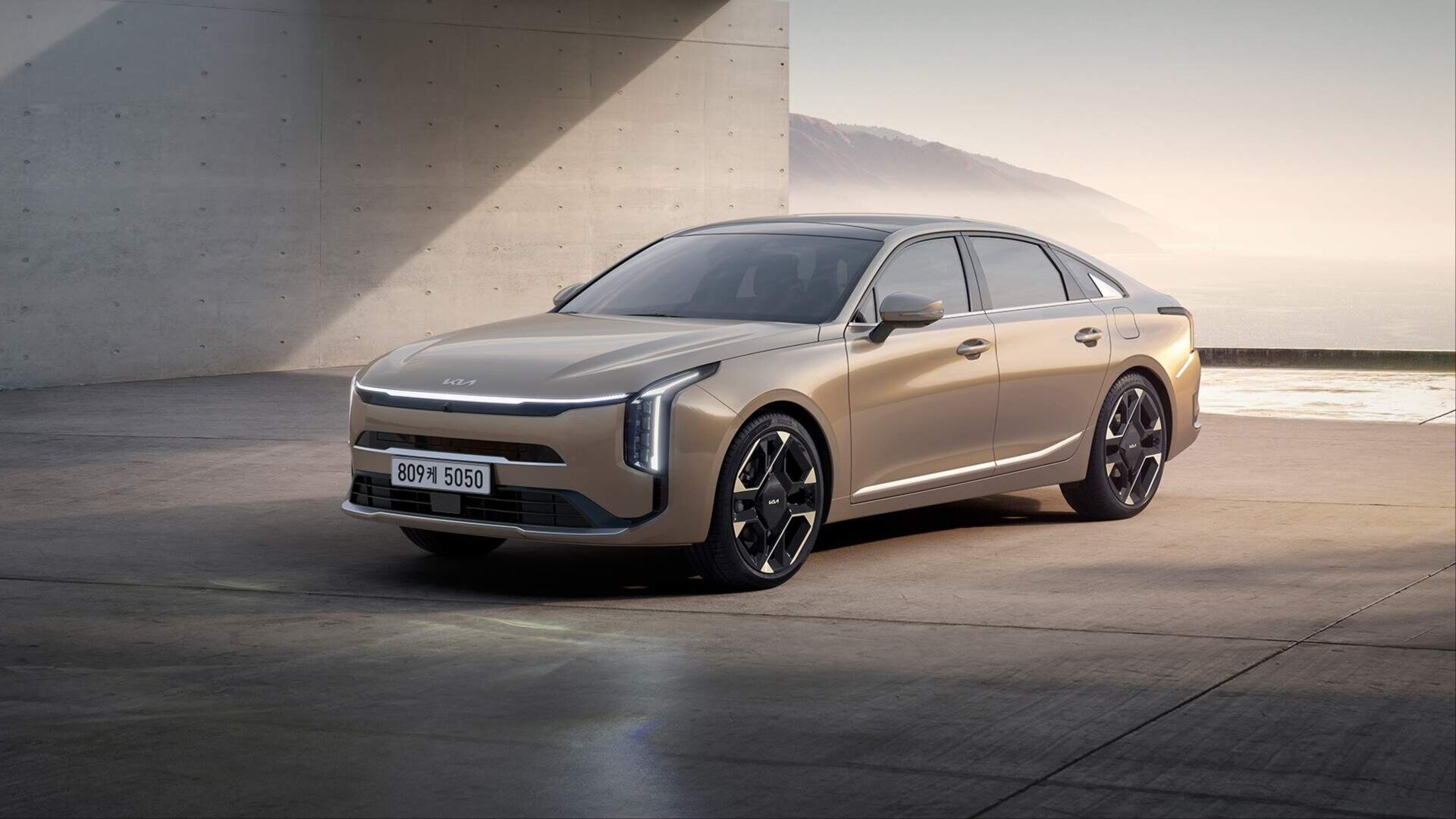 Рассекречен обновлённый седан Kia K8: новая внешность и другой салон