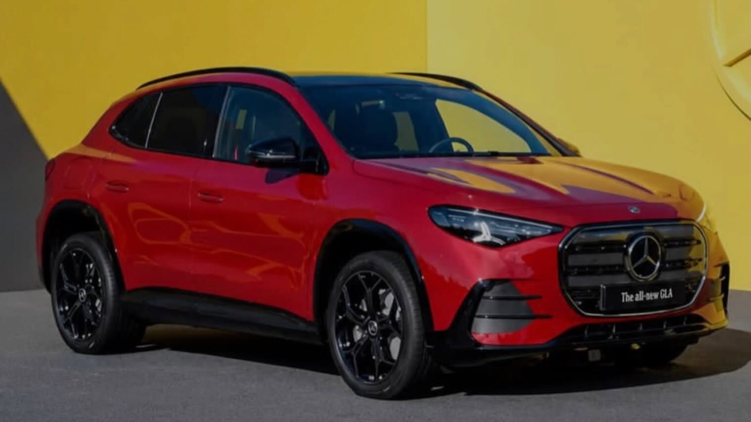 Новый кроссовер Mercedes-Benz GLA рассекретили за день до премьеры