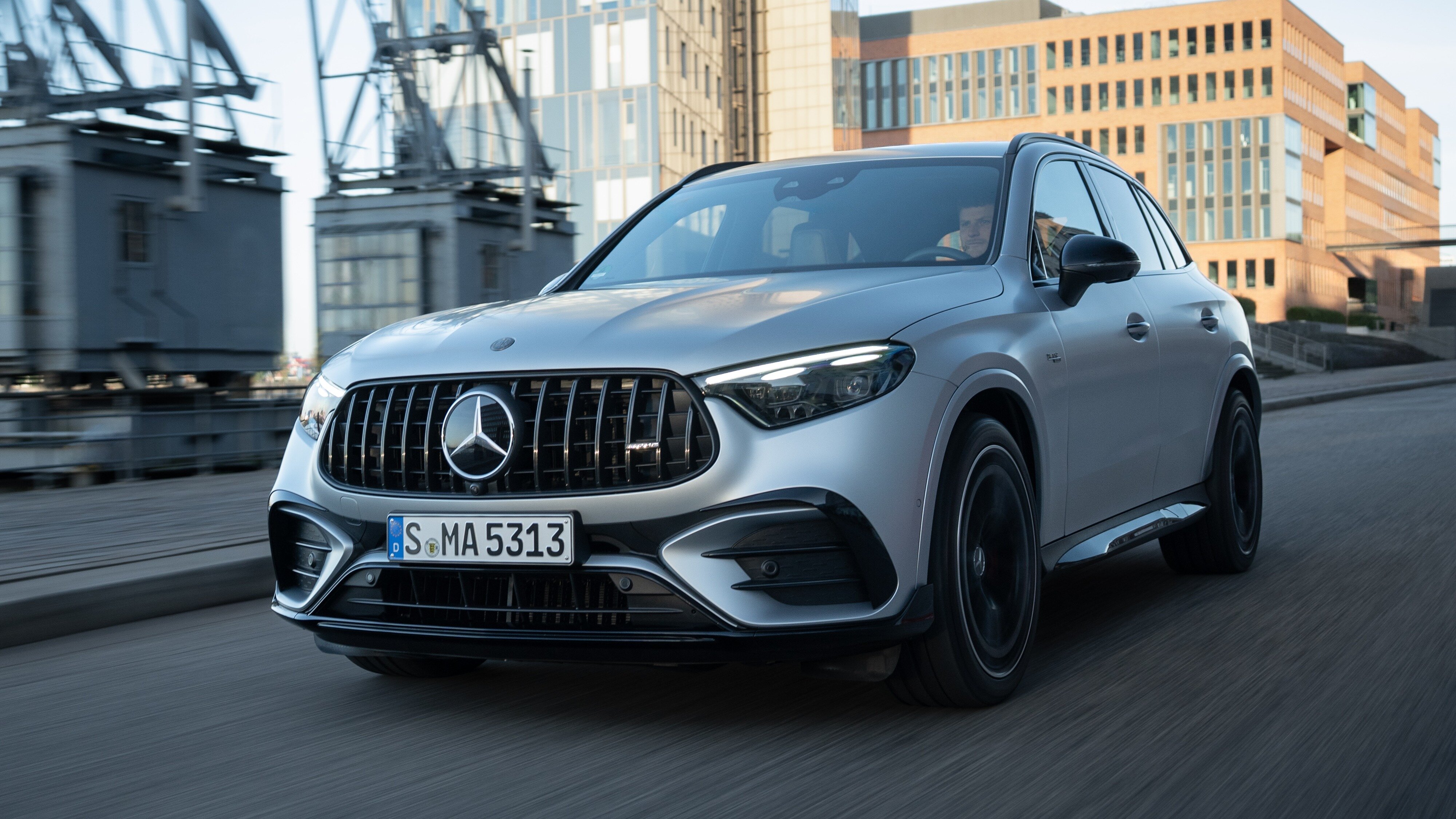 Mercedes-Benz отозвал более 310 тысяч автомобилей: они могут откатиться