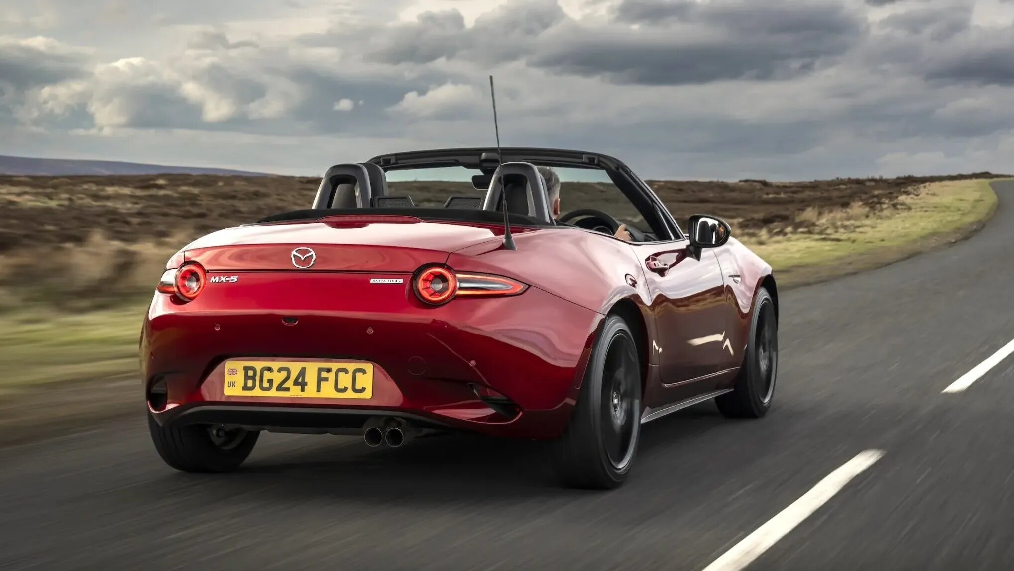 Mazda подтвердила перевод спорткара MX-5 на электротягу