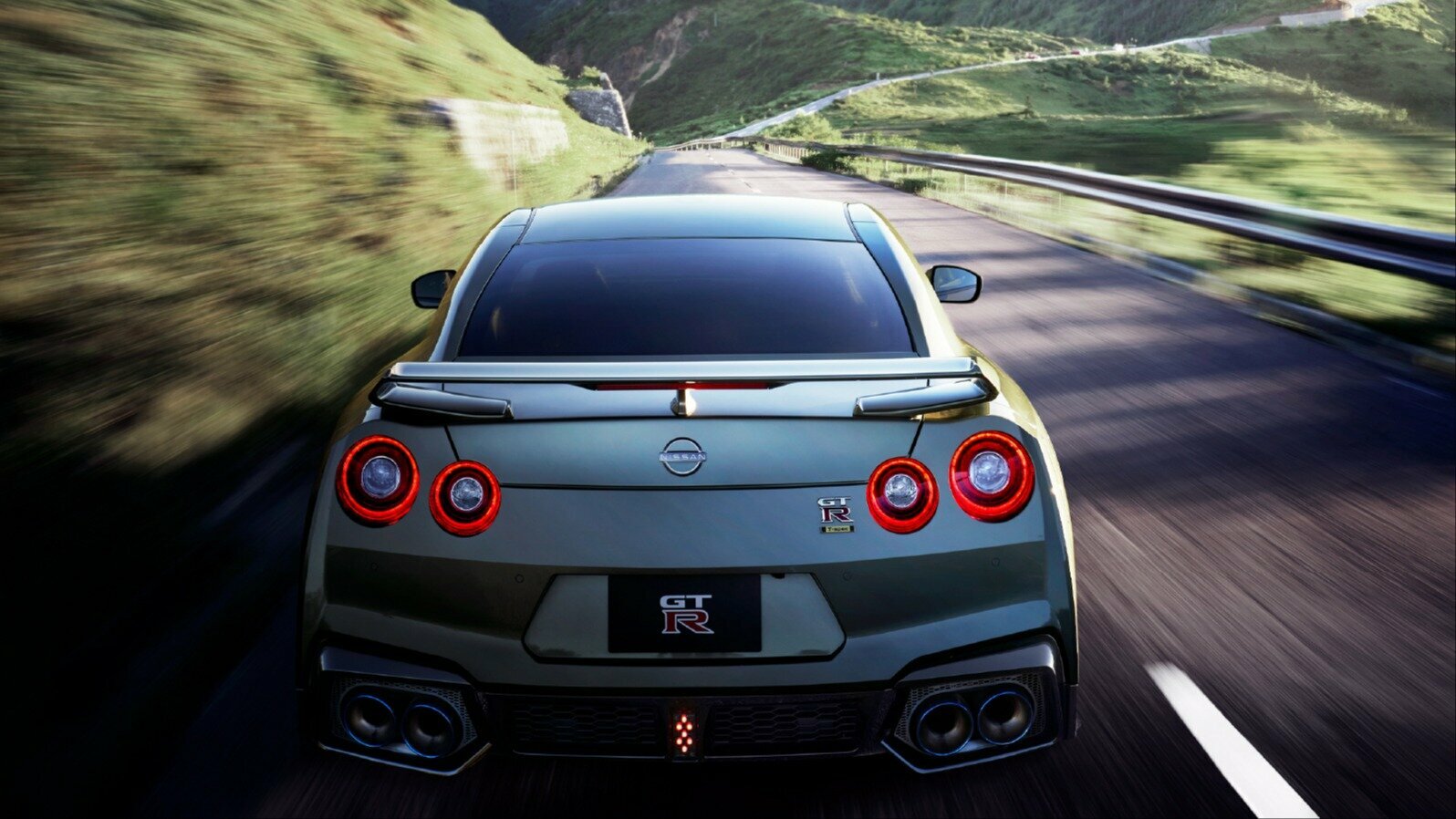 Nissan снимет с производства суперкар GT-R в следующем году