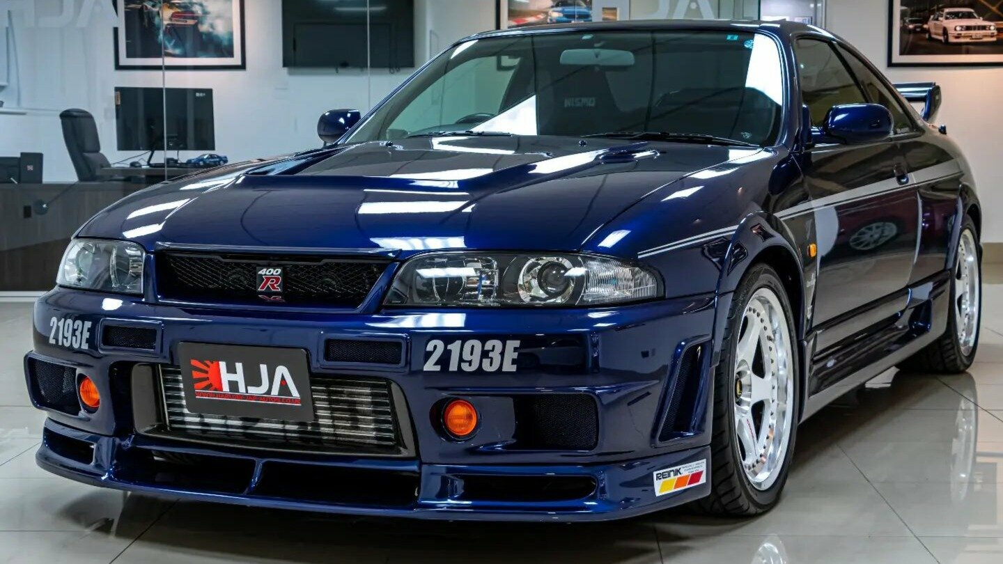 На продажу выставили крутой Nissan Skyline GT-R. Это купе серии Nismo 400R, каких всего 19 в мире