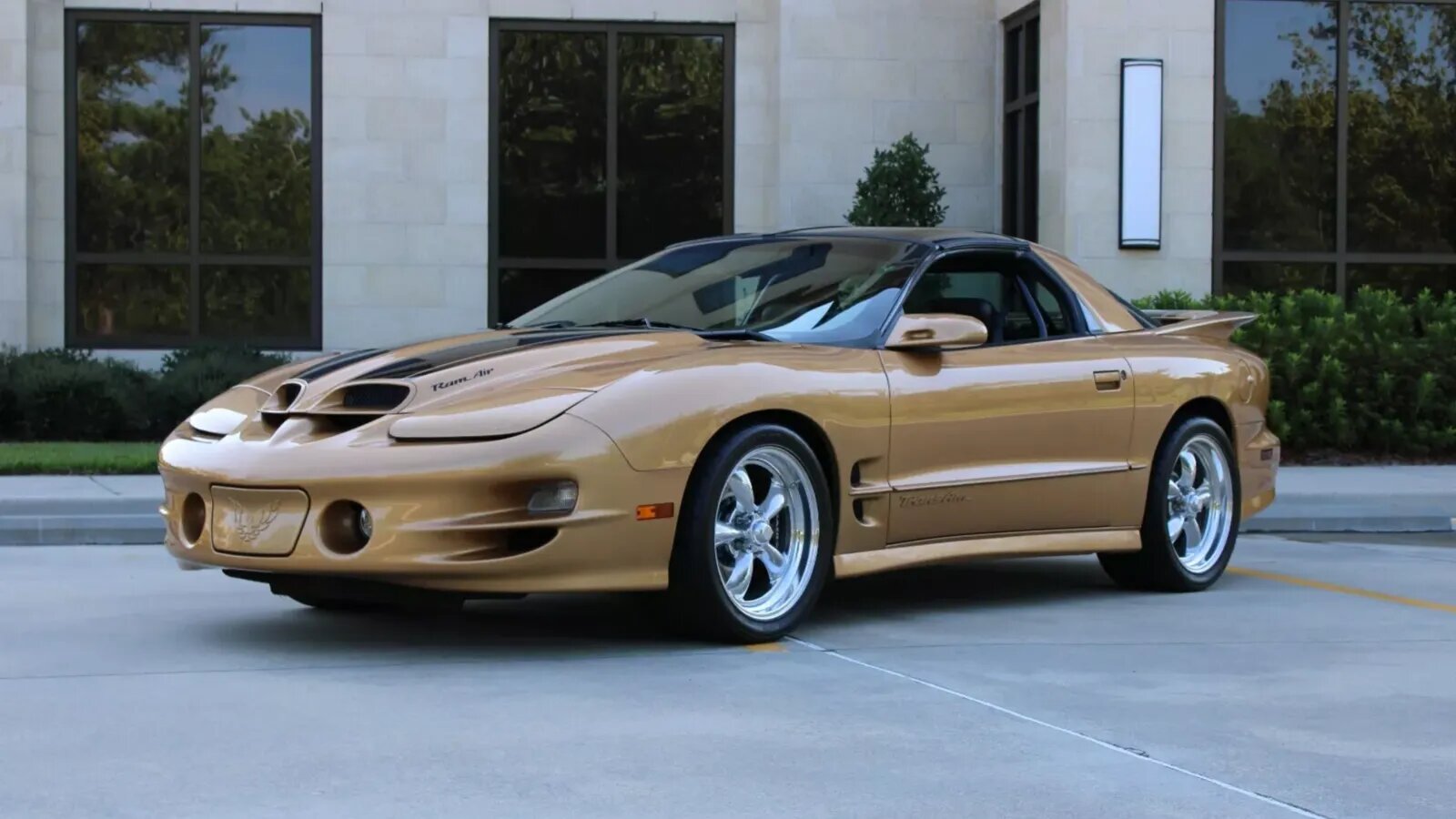 Уникальный Pontiac Firebird Trans Am выставили на продажу за 115 тысяч долларов