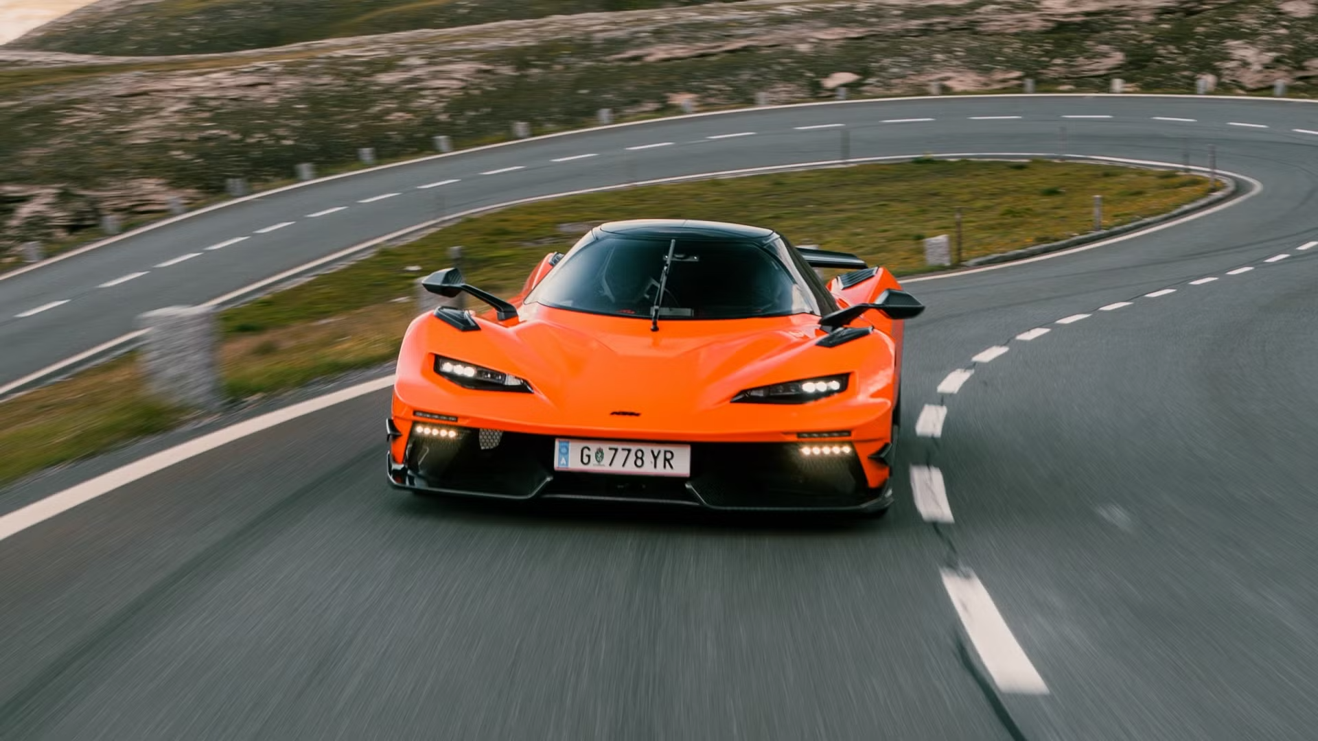 Аскетичный спорткар KTM X-Bow стал мощнее и комфортабельнее