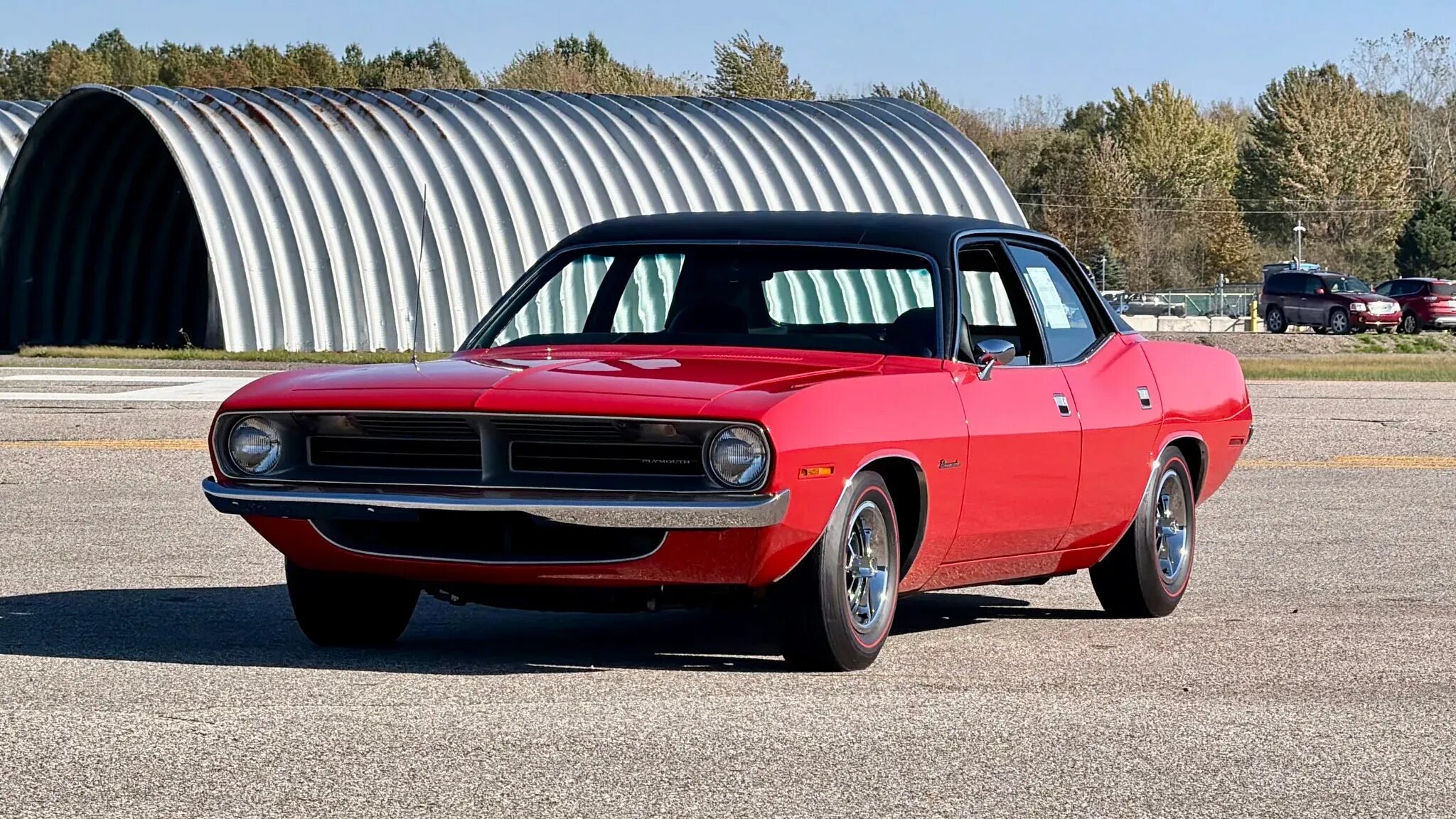В продаже появился Plymouth Barracuda, которого никогда не было: это седан
