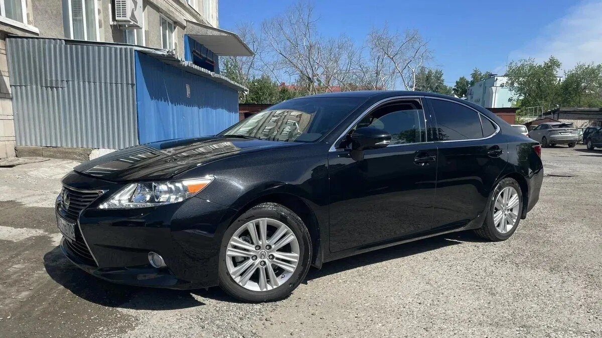 13-летний Lexus ES проезжал 840 км в год и теперь продаётся в Томске