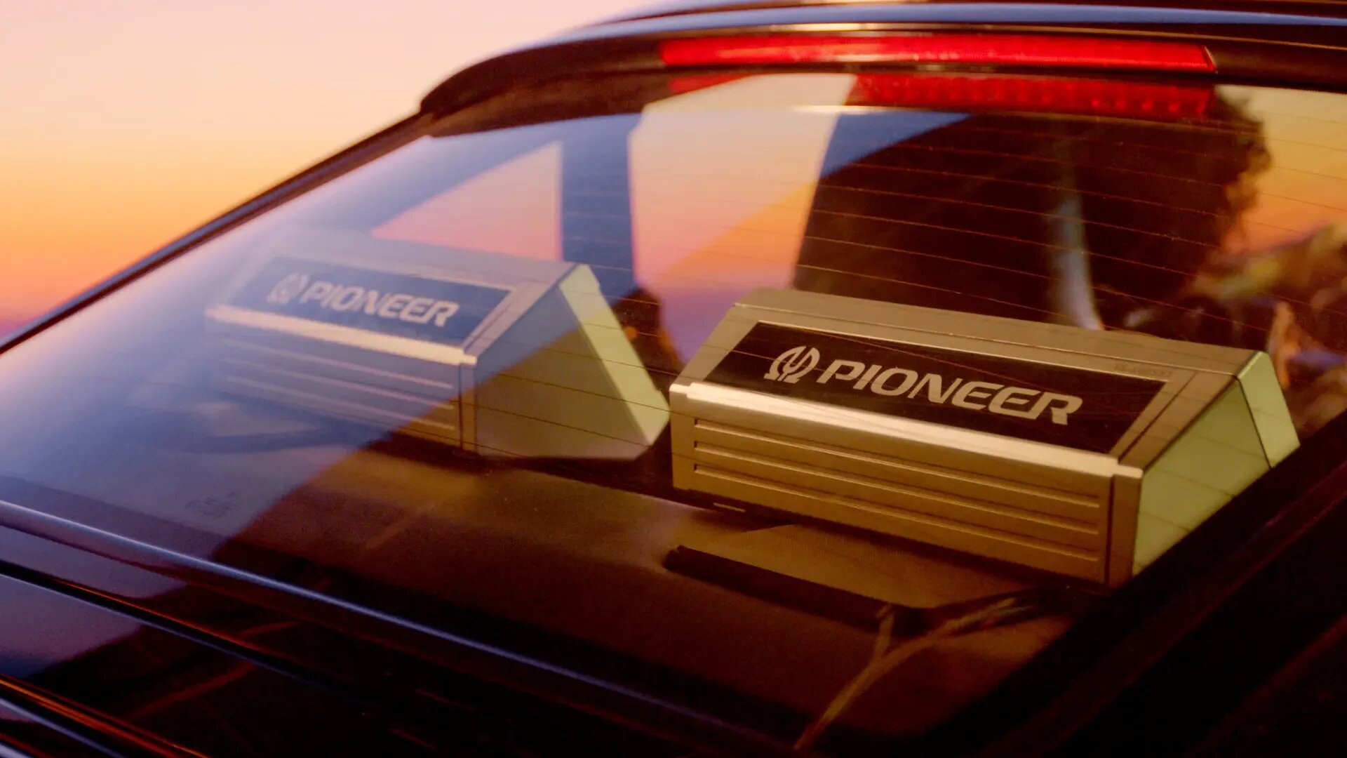 Pioneer выпустил винтажные колонки для ретромашин