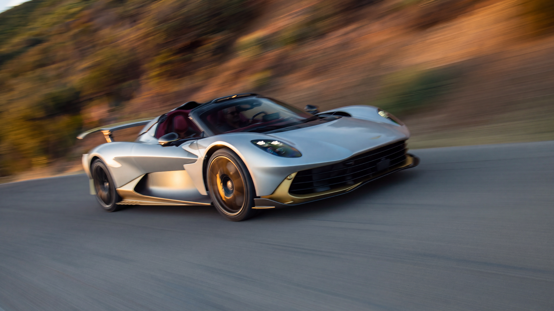 Valhalla Spider стал быстрейшим открытым Aston Martin в истории