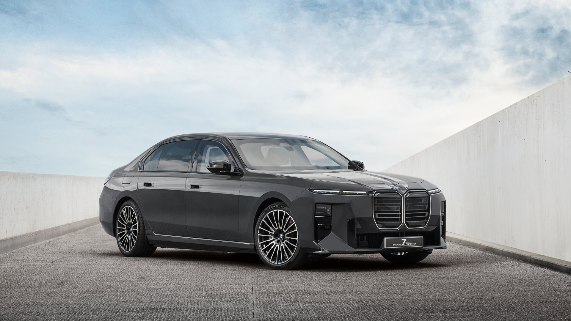 BMW 7 серии превратили в «доступный» броневик
