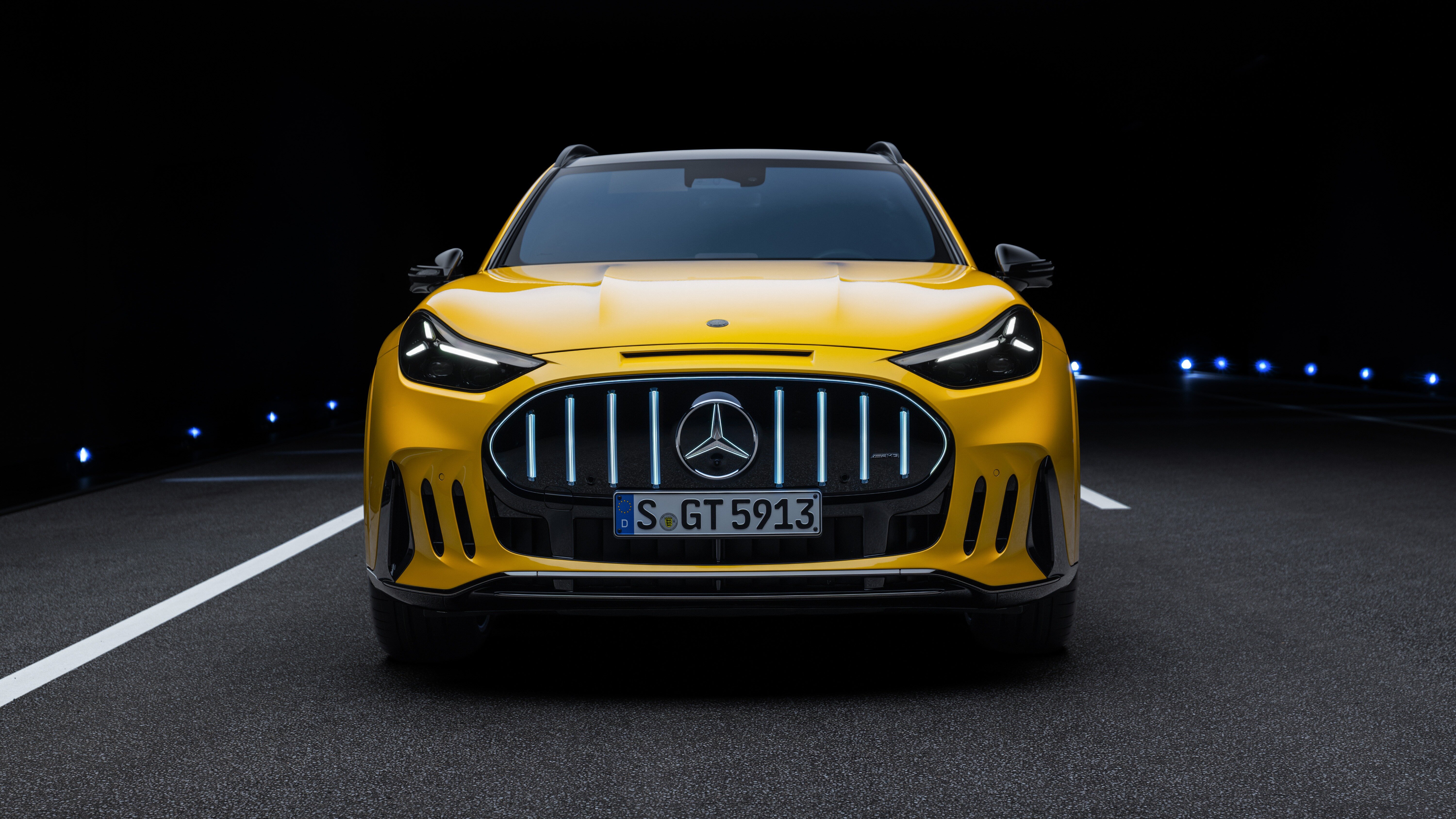 Выехать из трёх секунд: новый суперкроссовер Mercedes-AMG и его конкуренты