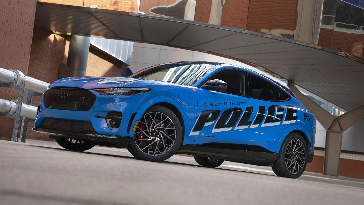 Ford подготовил электрический Mustang Mach-E для работы в полиции