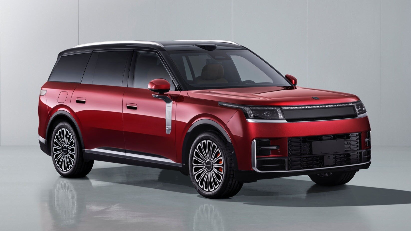 Рассекречен обновлённый Lynk&Co 900