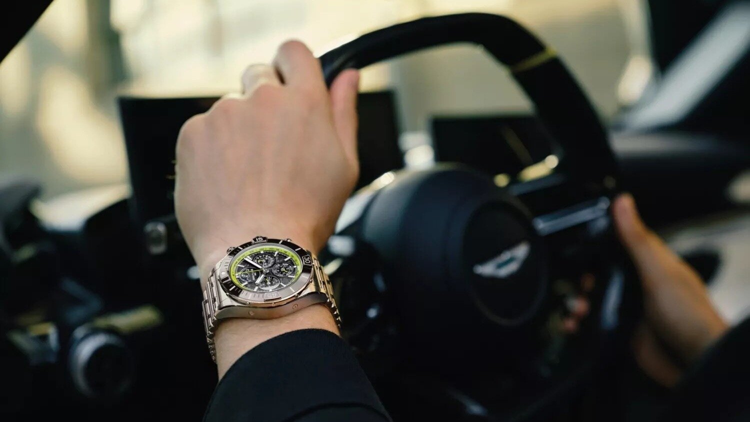 Для покупателей суперкаров Aston Martin Valhalla выпустят эксклюзивные часы