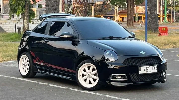 Suzuki Swift подделали под Mini Coupe и выставили на продажу