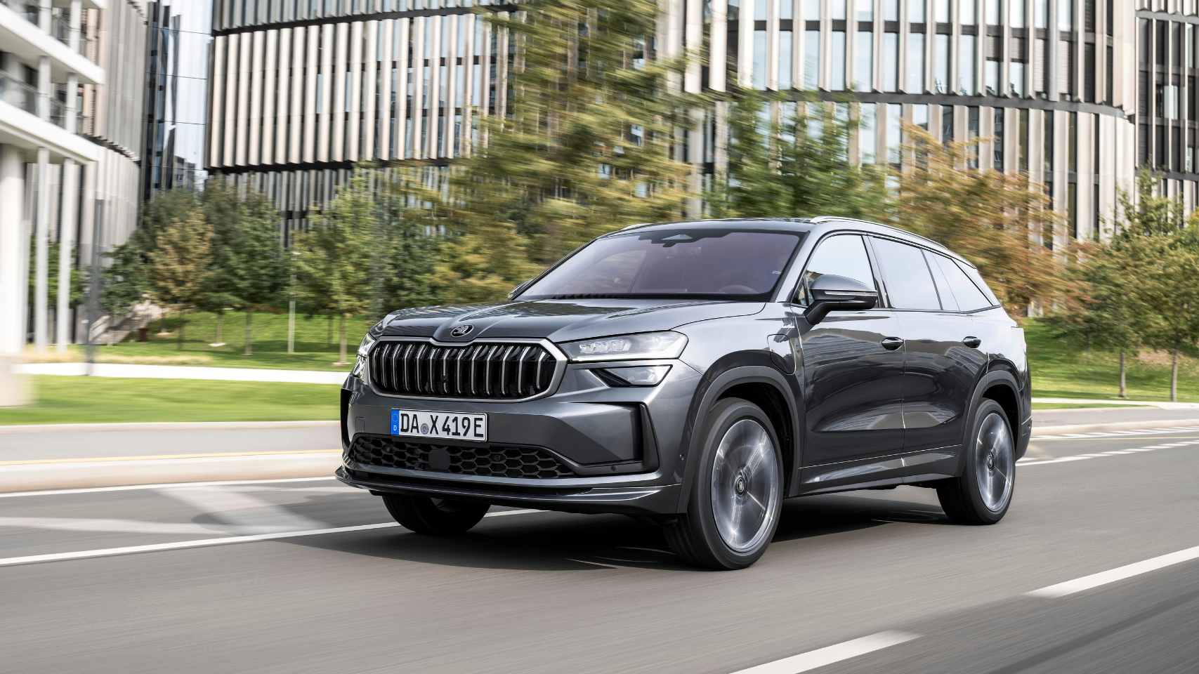 Skoda Kodiaq стал мощным гибридом в честь юбилея