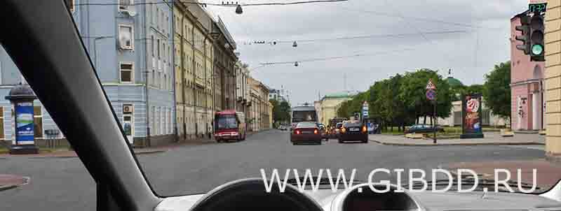 Разрешено ли Вам выехать на перекресток, за которым образовался затор: