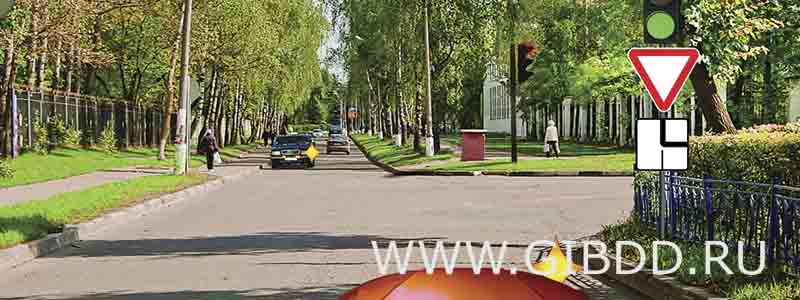 Обязаны ли Вы уступить дорогу легковому автомобилю при повороте направо?