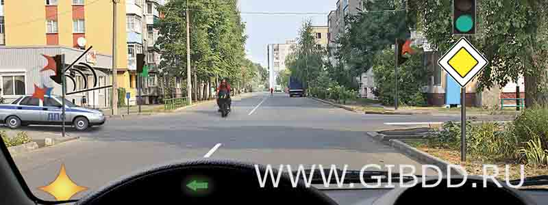 Кому Вы должны уступить дорогу при повороте налево.
