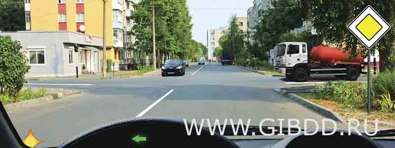Как Вам следует поступить при выполнении разворота?