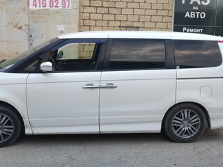 2006 Honda Elysion I, белый, 1350000 рублей, вид 3