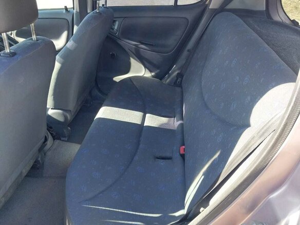 2001 Toyota Vitz I (P10), розовый, 399000 рублей - вид 16