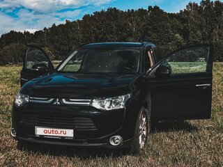 2012 Mitsubishi Outlander III, чёрный, 1800000 рублей, вид 3