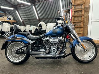 2018 Harley-Davidson Fat Boy, синий, 1990000 рублей, вид 3