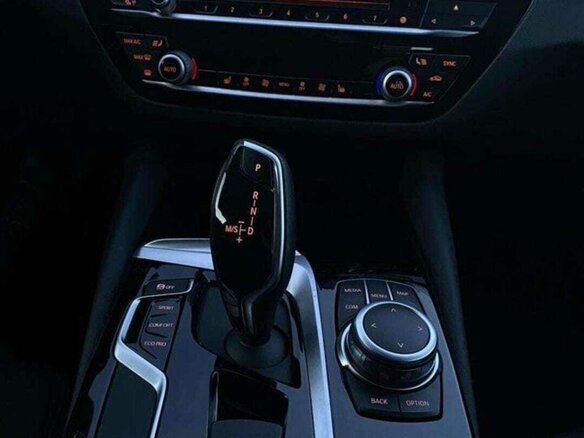 2018 BMW 5 серии 520d VII (G30/G31/G38), белый, 3000000 рублей - вид 17