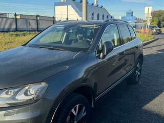 2013 Volkswagen Touareg II, серый, 2500000 рублей, вид 1